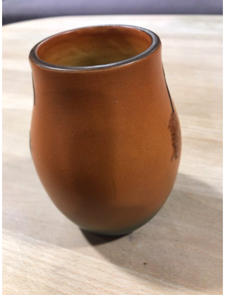 Ipsen vase med papagøje